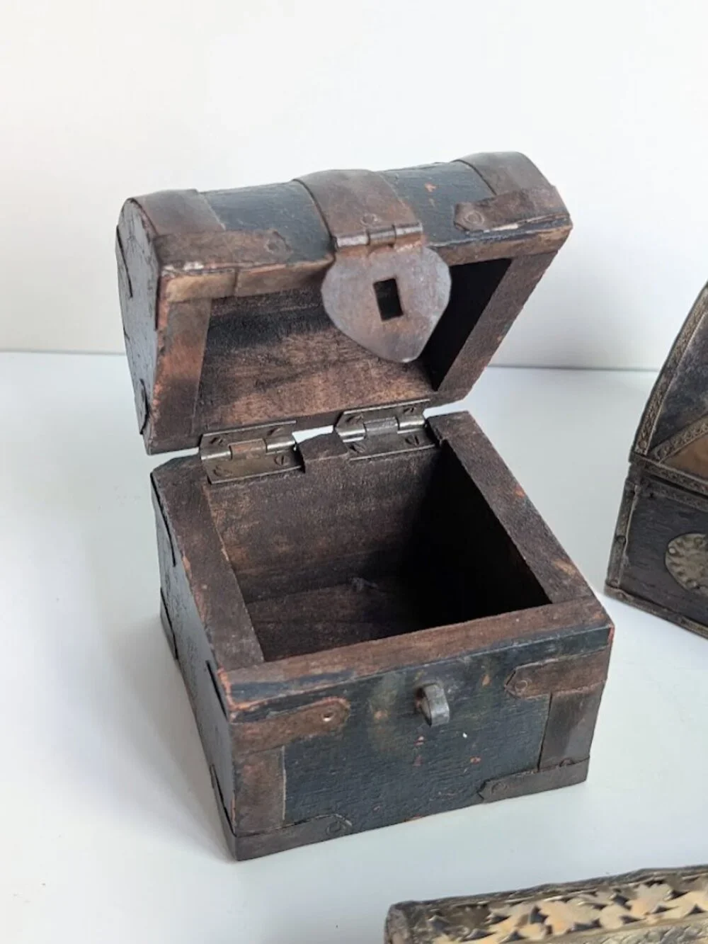 Small Treasure Chest Old Hand Crafted Metal Fitted Storage Box Keepsake Box A